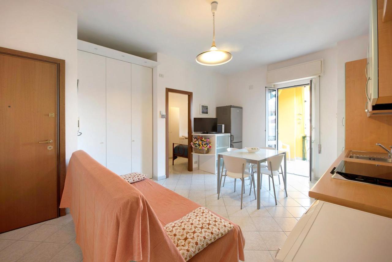 Trilocale Mazzini Con 2 Balconi Apartman Varazze Kültér fotó