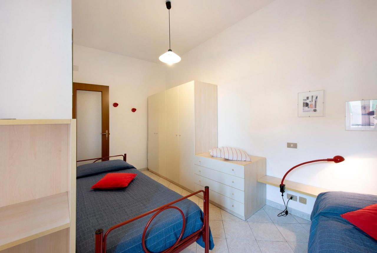 Trilocale Mazzini Con 2 Balconi Apartman Varazze Kültér fotó