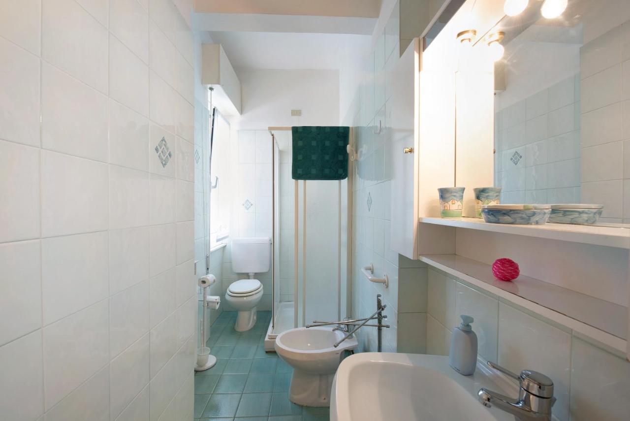 Trilocale Mazzini Con 2 Balconi Apartman Varazze Kültér fotó