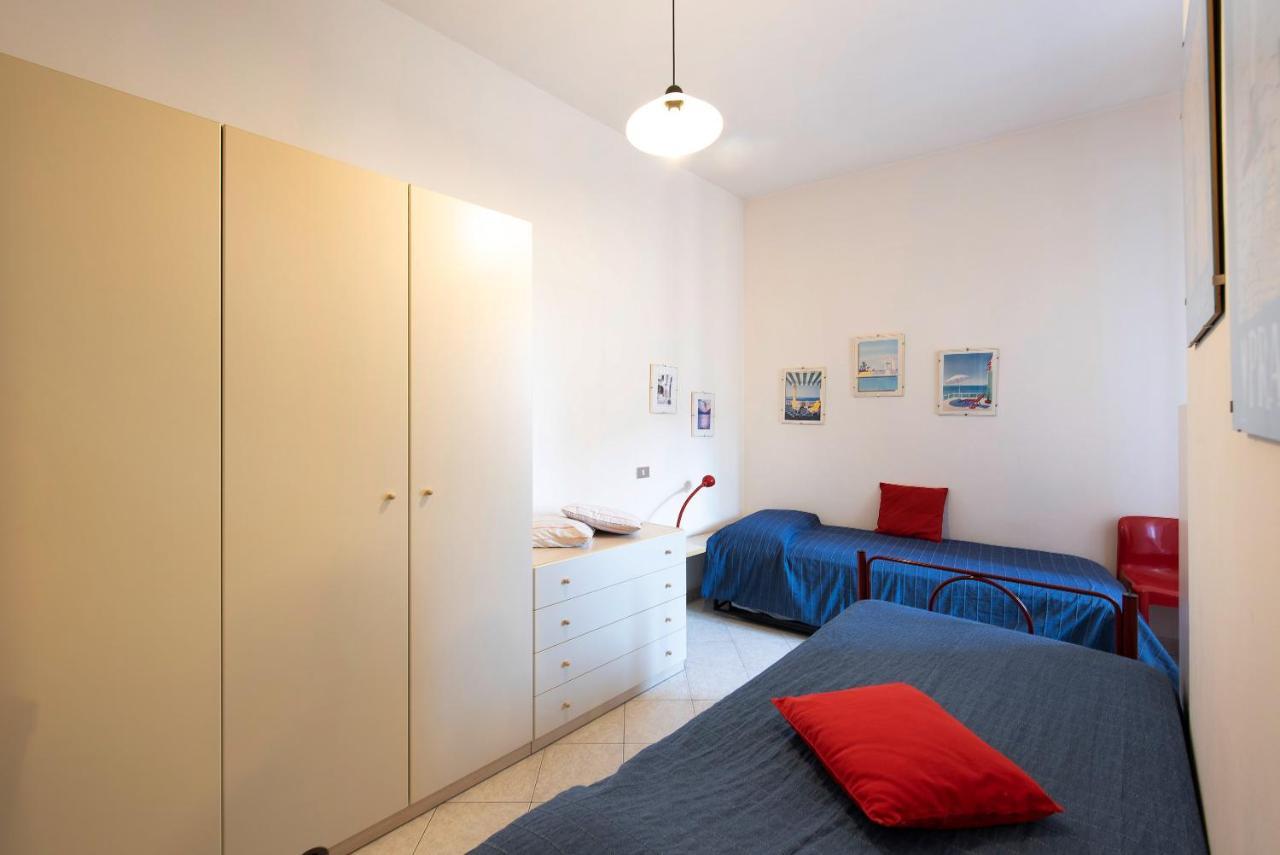 Trilocale Mazzini Con 2 Balconi Apartman Varazze Kültér fotó